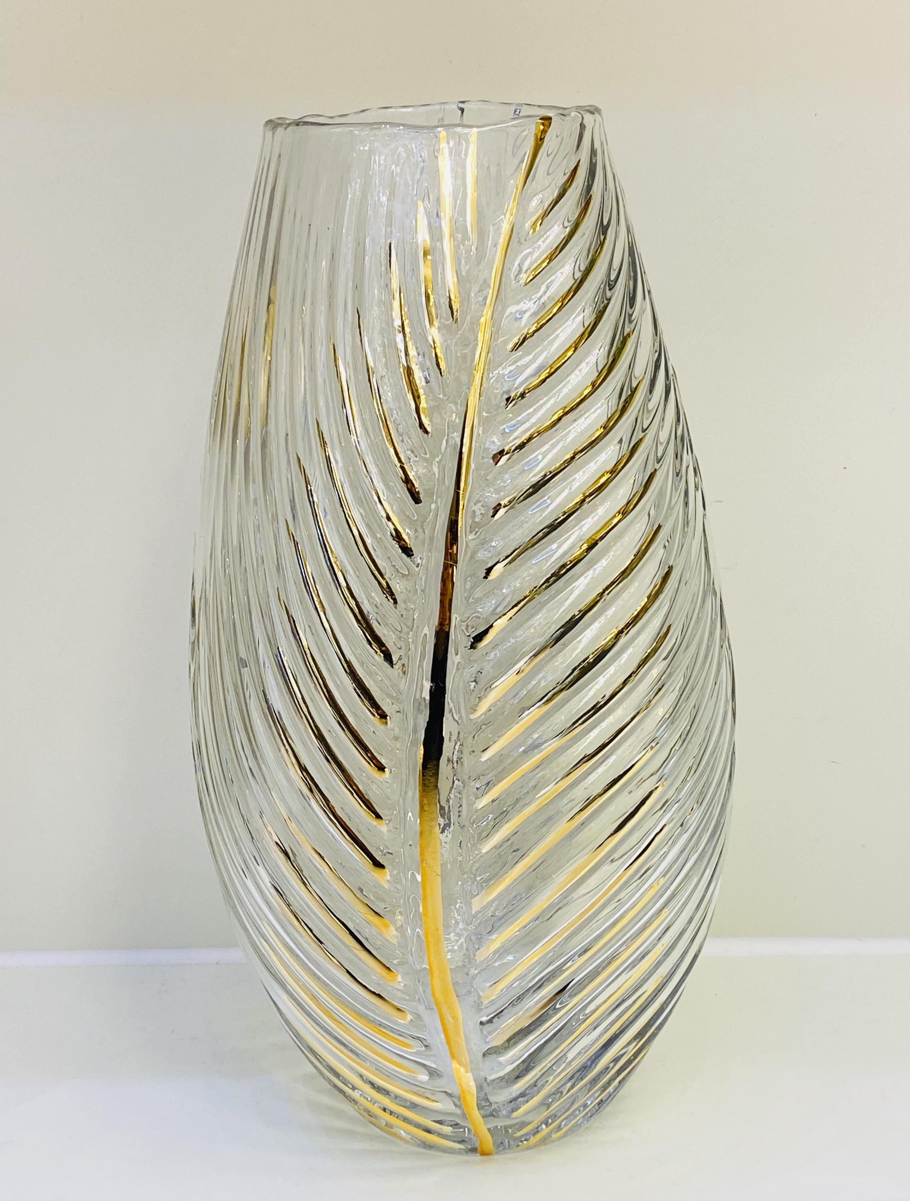 Glass Vase 0787-9 Leaf (16x30cm)
